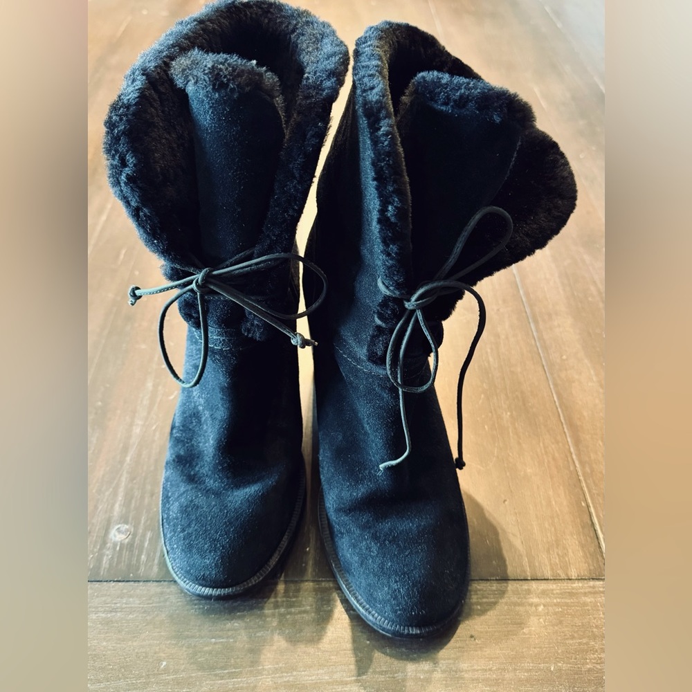 UGG Jerene Lace-Up Boot -Block Heel -Black Suede -US size 8